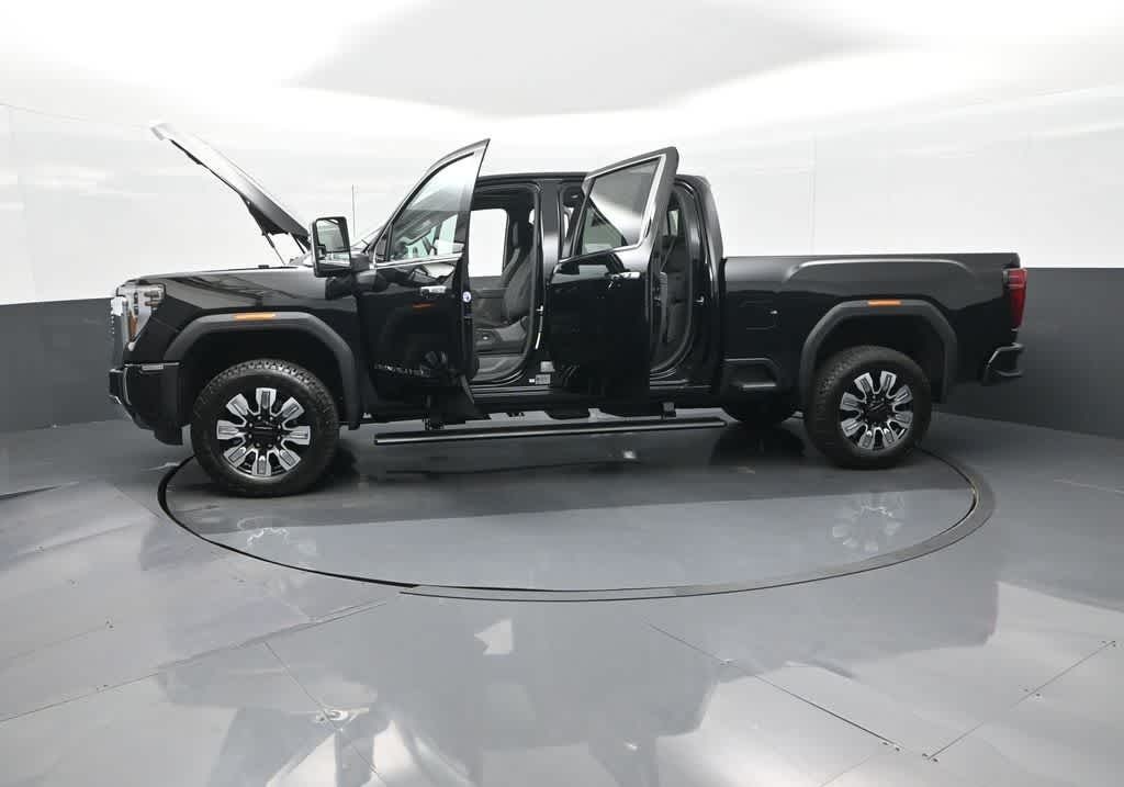 2025 GMC Sierra 2500HD 4WD Crew Cab Standard Bed Denali