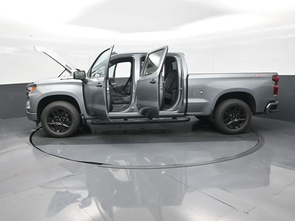 2026 Chevrolet Silverado 1500 4WD Crew Cab Standard Bed Custom