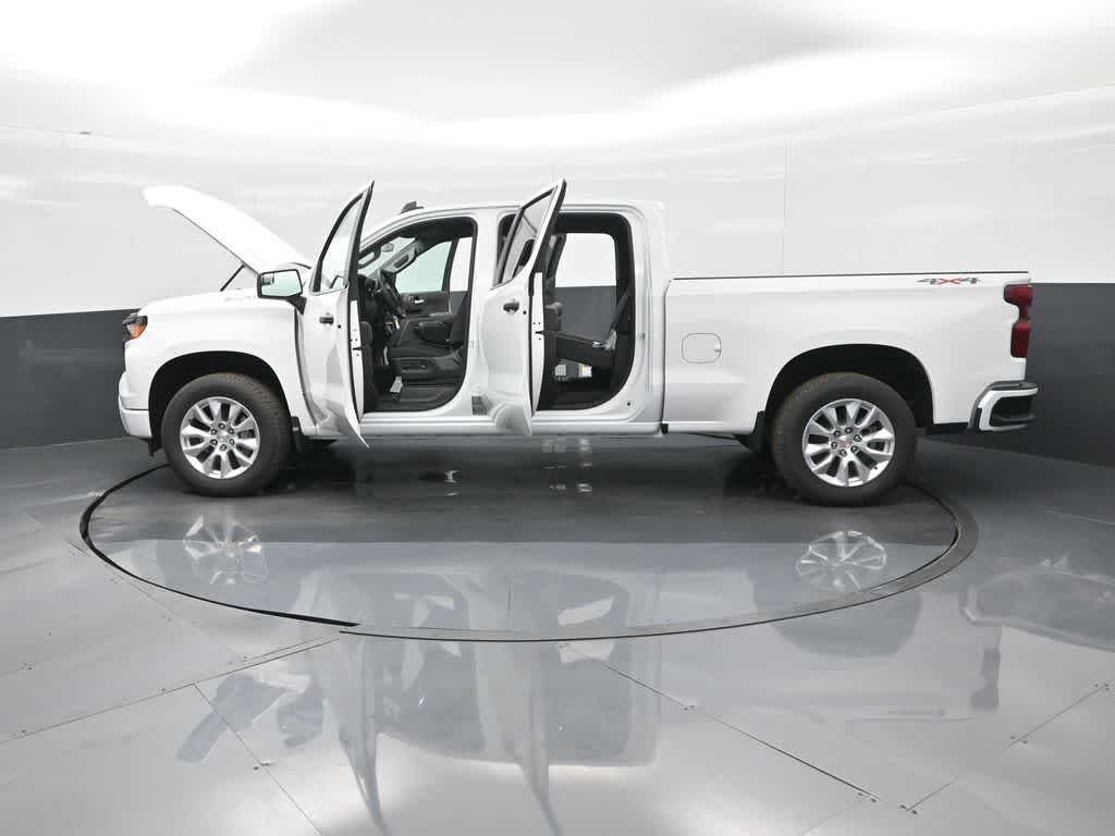 2026 Chevrolet Silverado 1500 4WD Crew Cab Standard Bed Custom