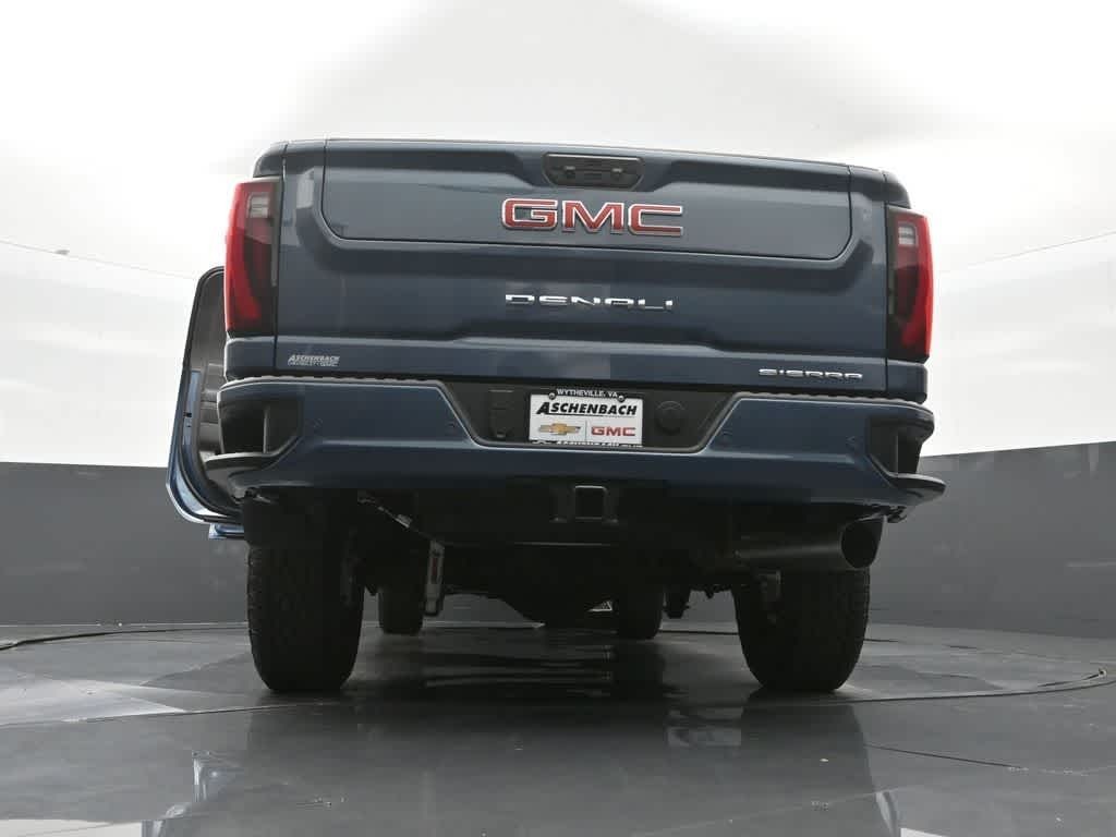 2025 GMC Sierra 2500HD 4WD Crew Cab Standard Bed Denali