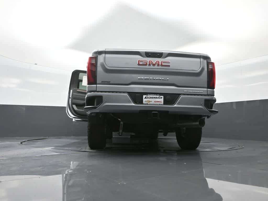 2025 GMC Sierra 2500HD 4WD Crew Cab Standard Bed Denali