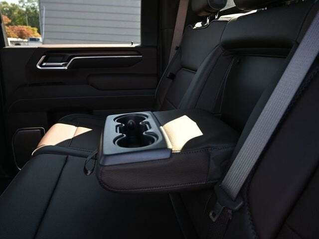 2025 GMC Sierra 2500HD 4WD Crew Cab Standard Bed Denali