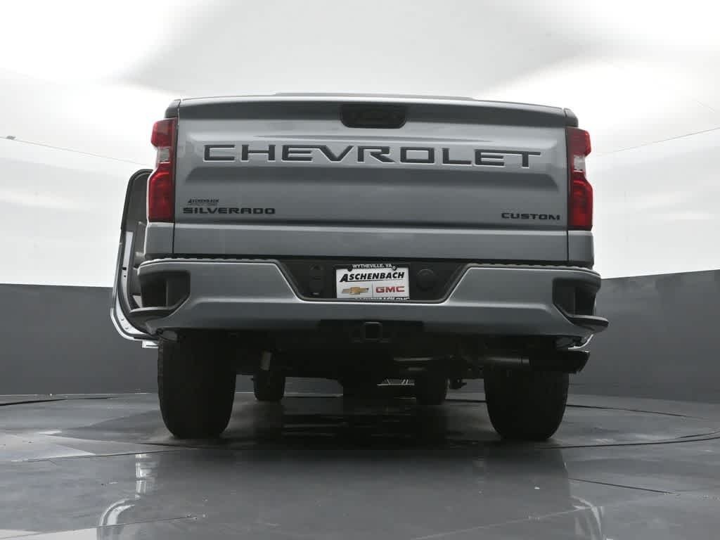2026 Chevrolet Silverado 1500 4WD Crew Cab Standard Bed Custom