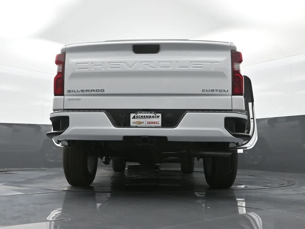 2026 Chevrolet Silverado 1500 4WD Crew Cab Standard Bed Custom