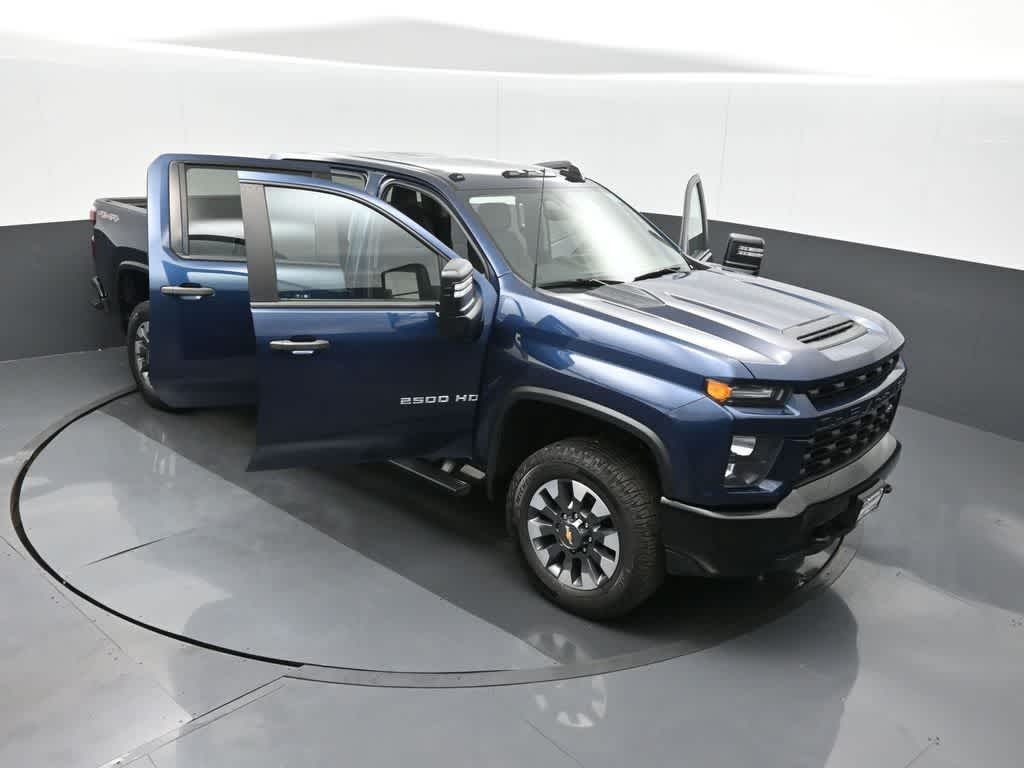 2021 Chevrolet Silverado 2500HD 4WD Crew Cab Standard Bed Custom