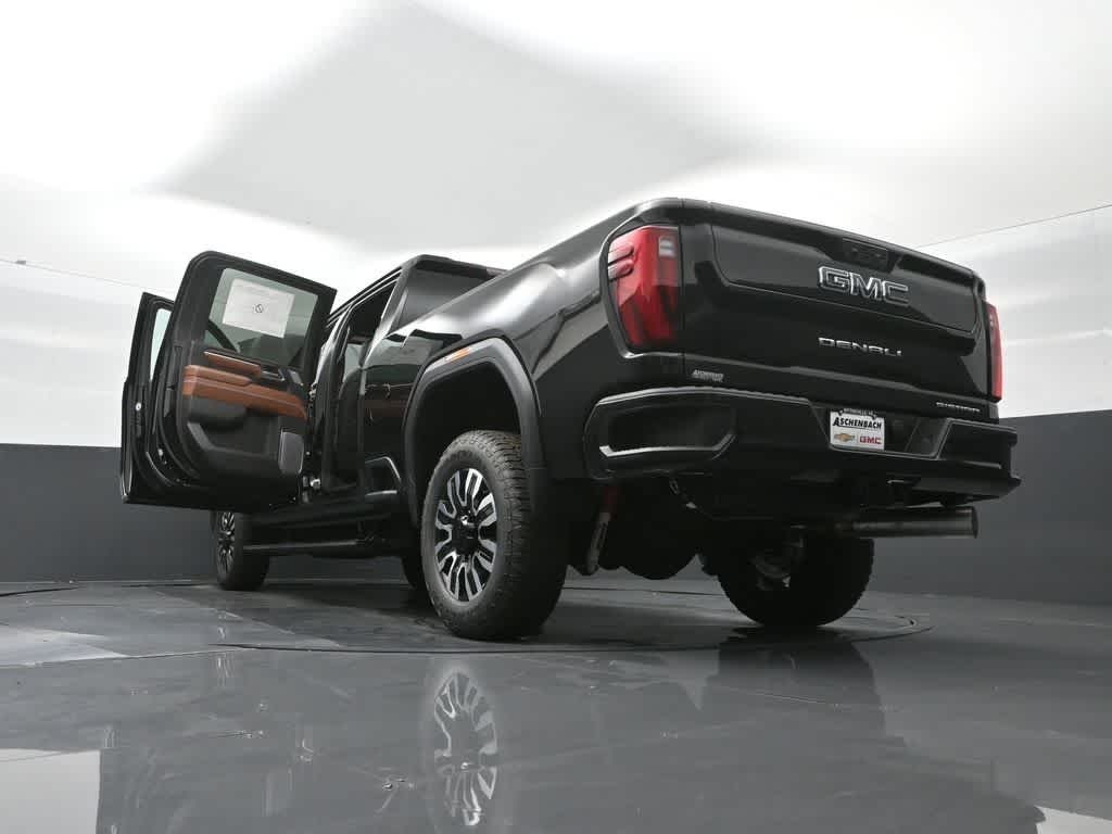 2025 GMC Sierra 2500HD 4WD Crew Cab Standard Bed Denali Ultimate