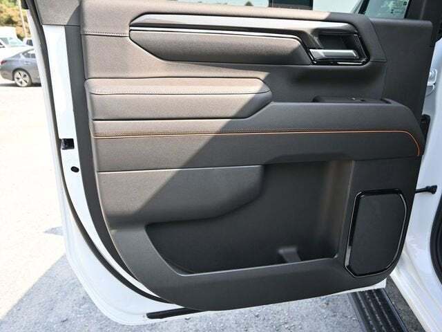 2025 GMC Sierra 2500HD 4WD Crew Cab Standard Bed AT4