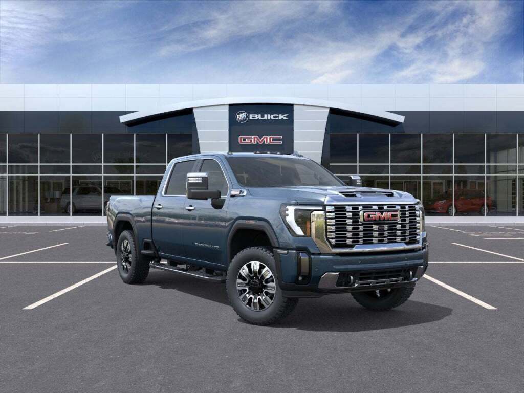 2025 GMC Sierra 2500HD 4WD Crew Cab Standard Bed Denali