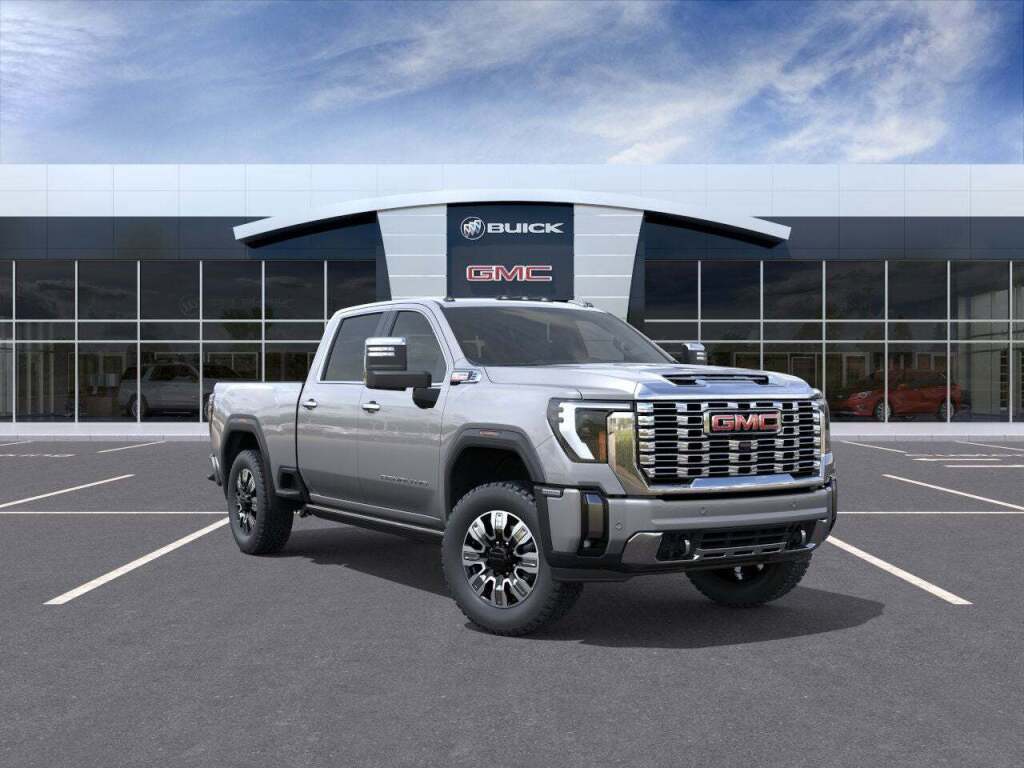 2025 GMC Sierra 2500HD 4WD Crew Cab Standard Bed Denali