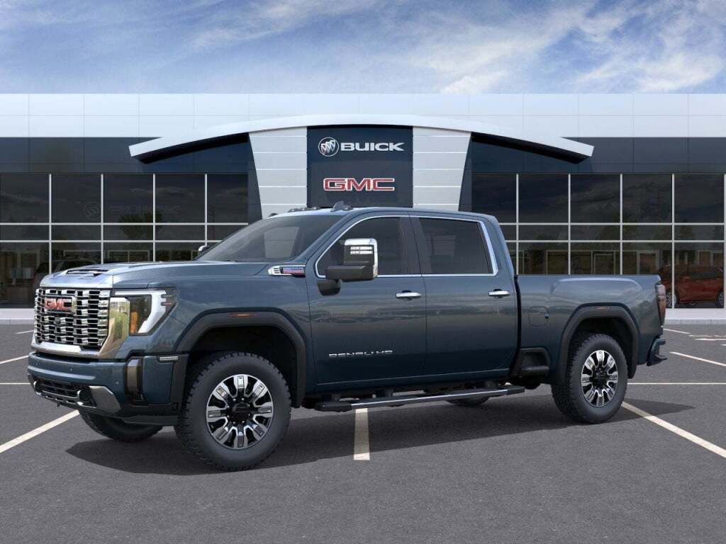 2025 GMC Sierra 2500HD 4WD Crew Cab Standard Bed Denali