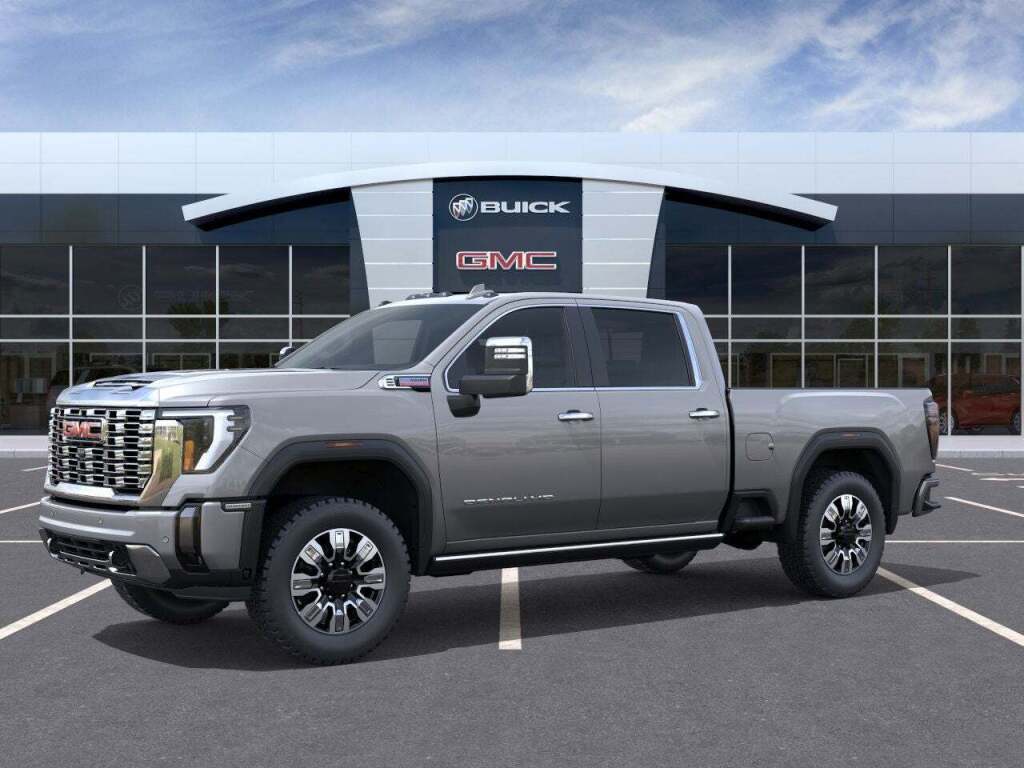 2025 GMC Sierra 2500HD 4WD Crew Cab Standard Bed Denali
