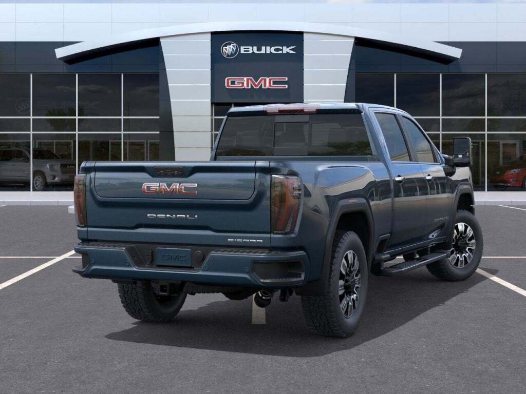 2025 GMC Sierra 2500HD 4WD Crew Cab Standard Bed Denali