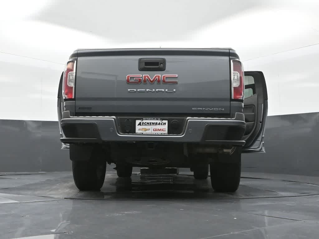 2022 GMC Canyon 4WD Crew Cab Short Box Denali