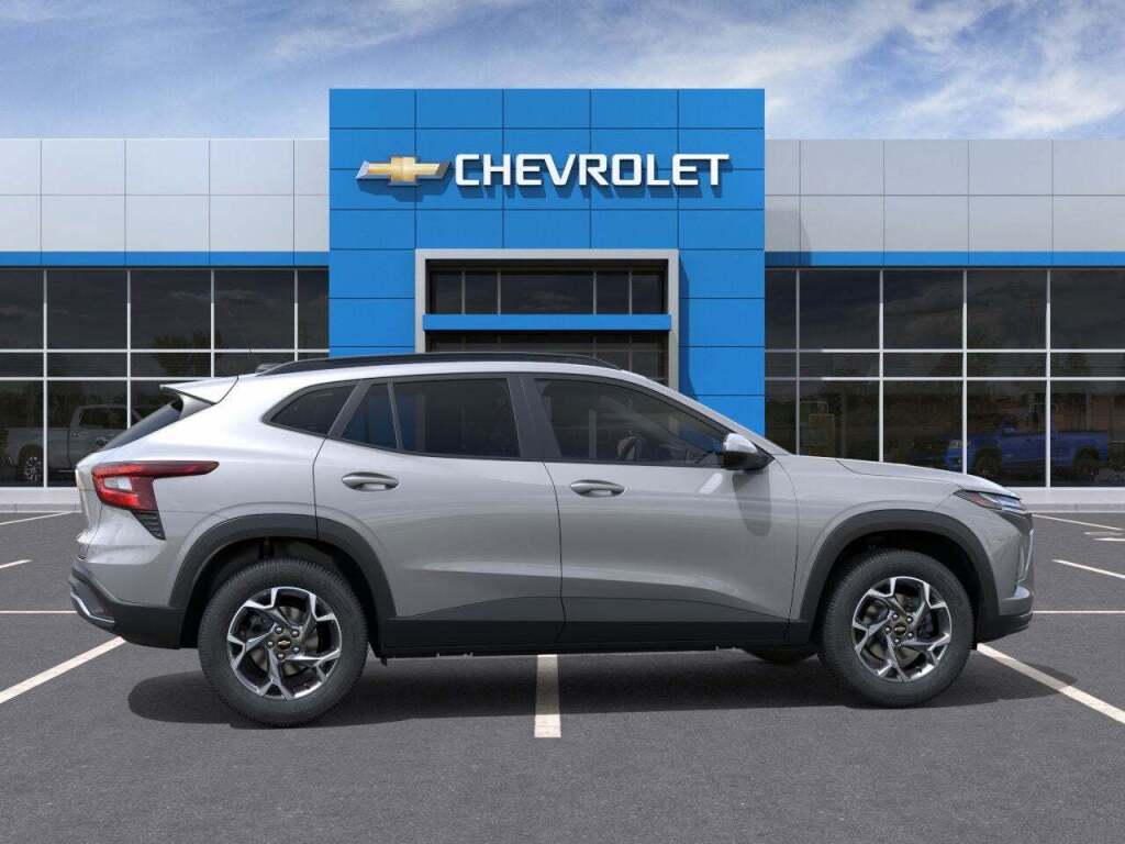 2025 Chevrolet Trax FWD LT