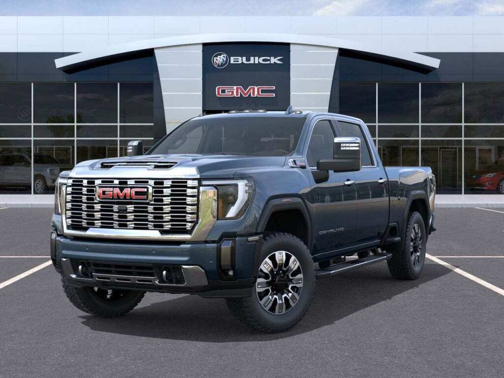2025 GMC Sierra 2500HD 4WD Crew Cab Standard Bed Denali