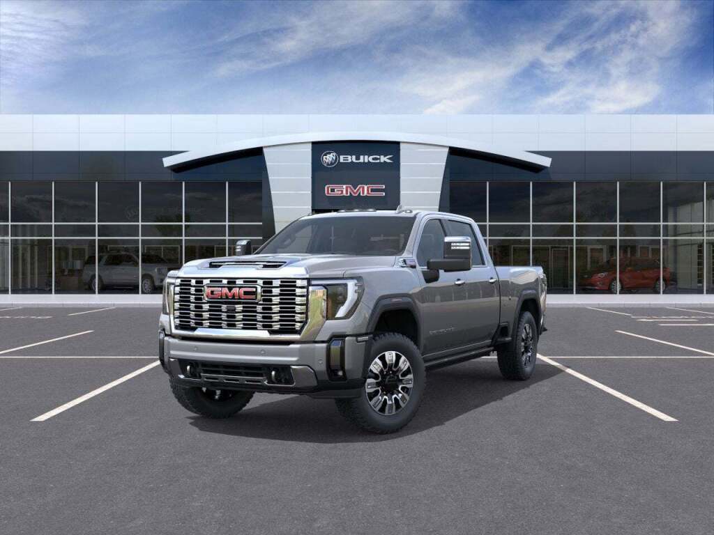 2025 GMC Sierra 2500HD 4WD Crew Cab Standard Bed Denali