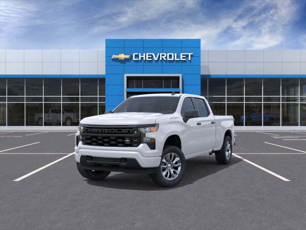 2026 Chevrolet Silverado 1500 4WD Crew Cab Standard Bed Custom