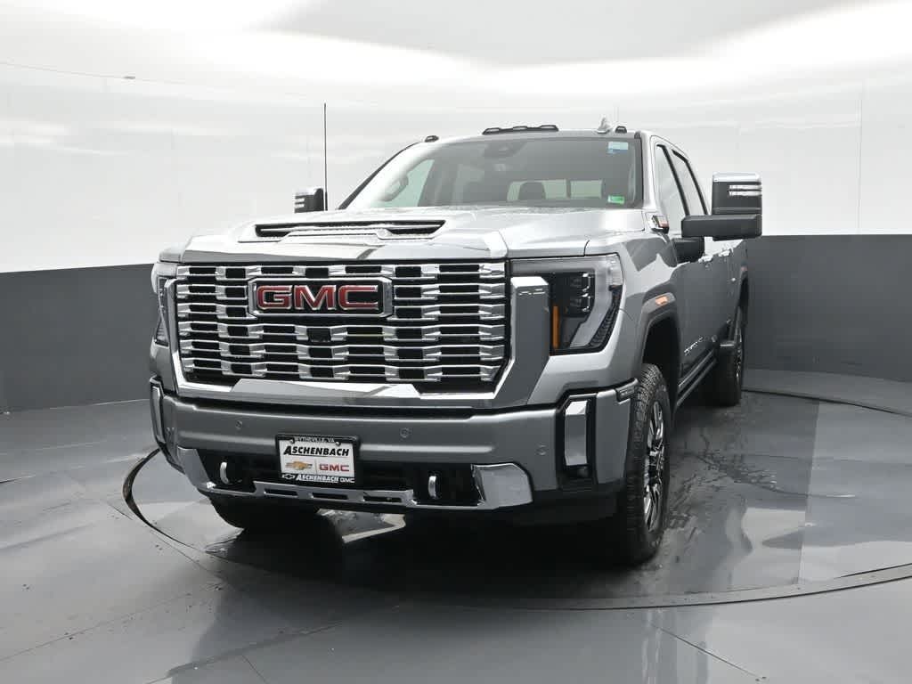 2025 GMC Sierra 2500HD 4WD Crew Cab Standard Bed Denali