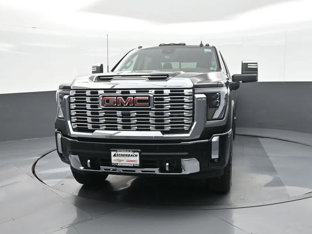 2025 GMC Sierra 2500HD 4WD Crew Cab Standard Bed Denali