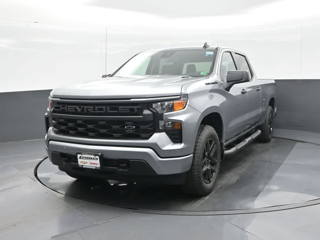 2026 Chevrolet Silverado 1500 4WD Crew Cab Standard Bed Custom