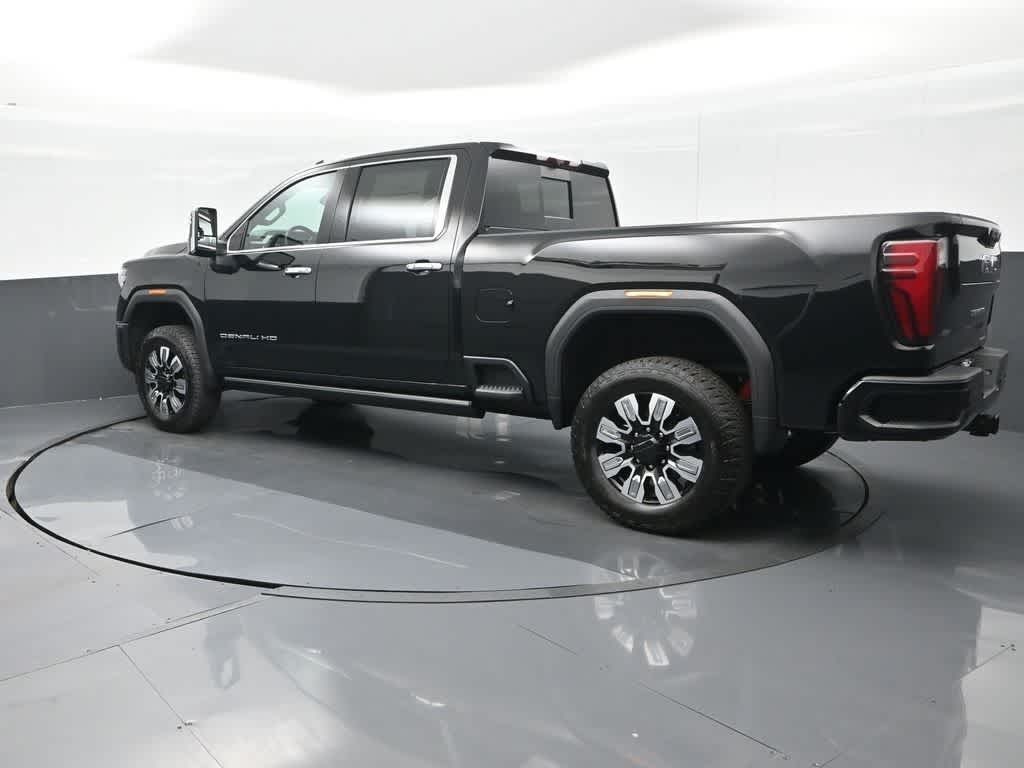 2025 GMC Sierra 2500HD 4WD Crew Cab Standard Bed Denali
