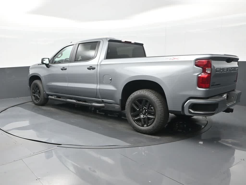 2026 Chevrolet Silverado 1500 4WD Crew Cab Standard Bed Custom