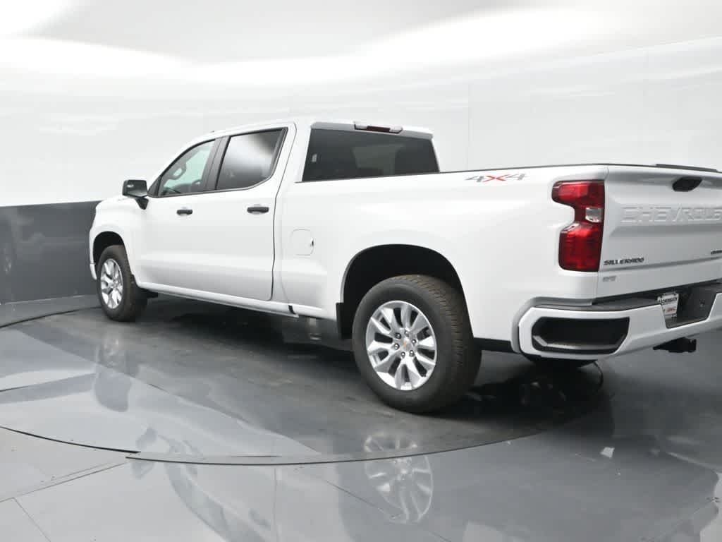 2026 Chevrolet Silverado 1500 4WD Crew Cab Standard Bed Custom