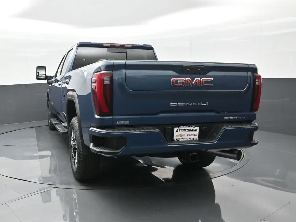 2025 GMC Sierra 2500HD 4WD Crew Cab Standard Bed Denali