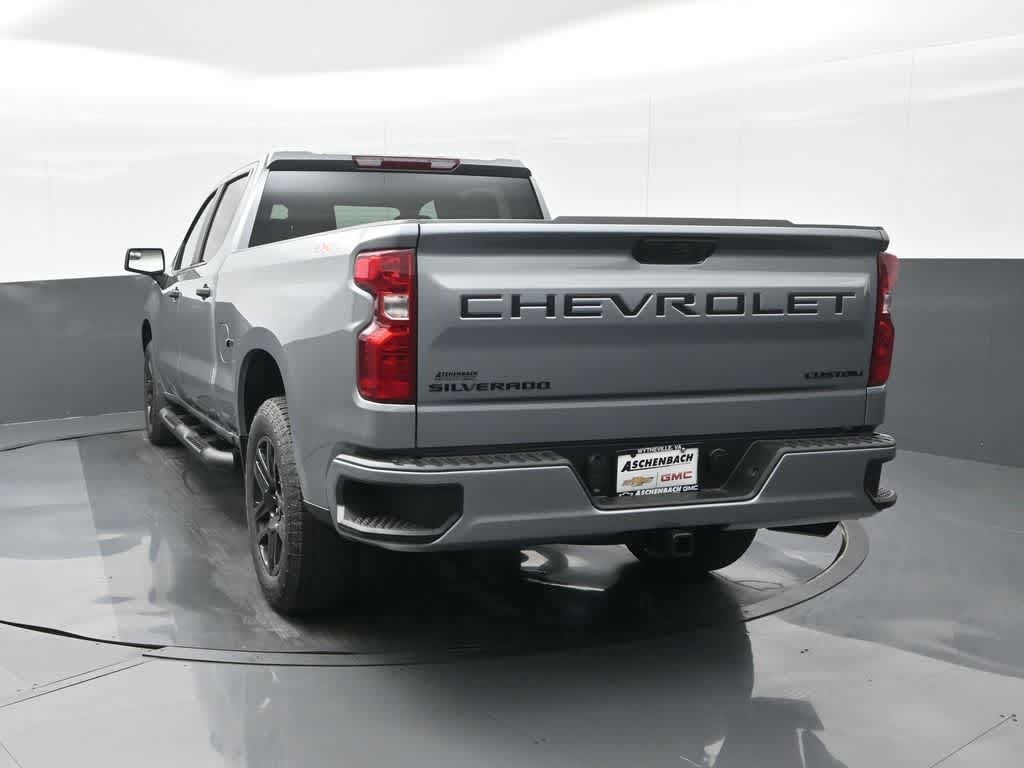 2026 Chevrolet Silverado 1500 4WD Crew Cab Standard Bed Custom