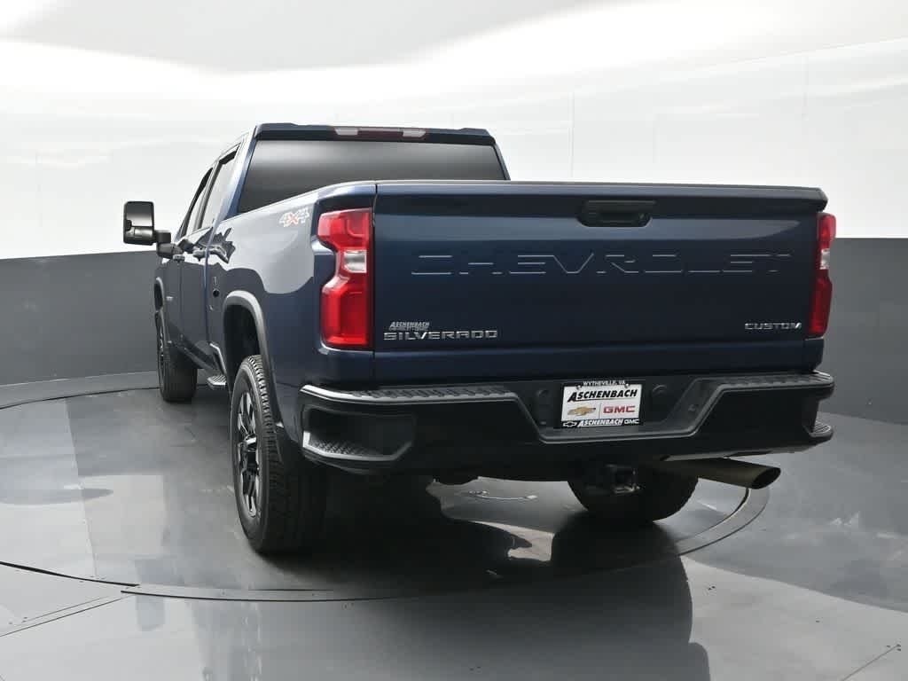 2020 Chevrolet Silverado 2500HD 4WD Crew Cab Standard Bed Custom