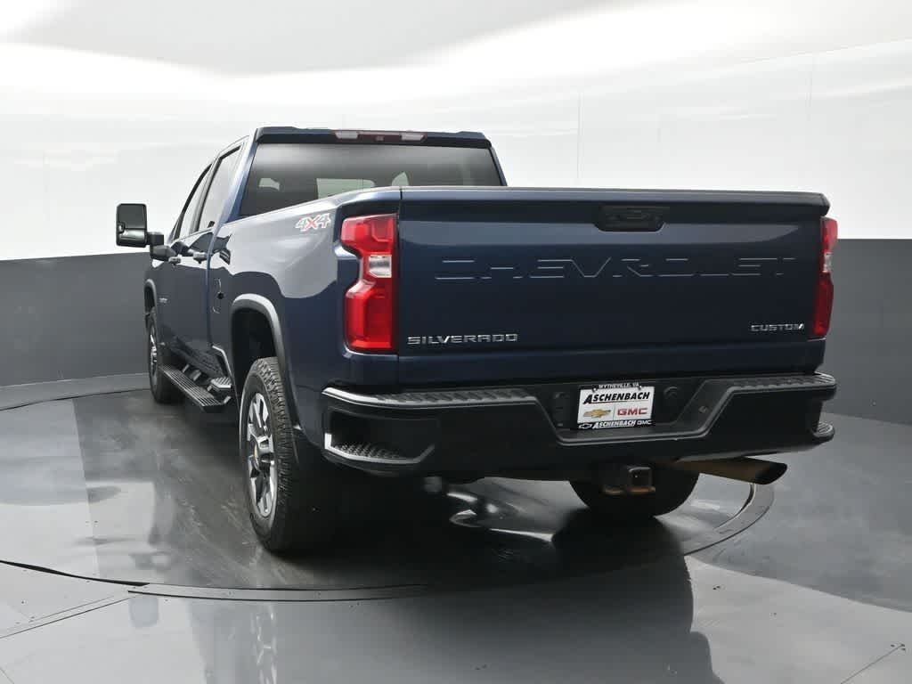 2021 Chevrolet Silverado 2500HD 4WD Crew Cab Standard Bed Custom