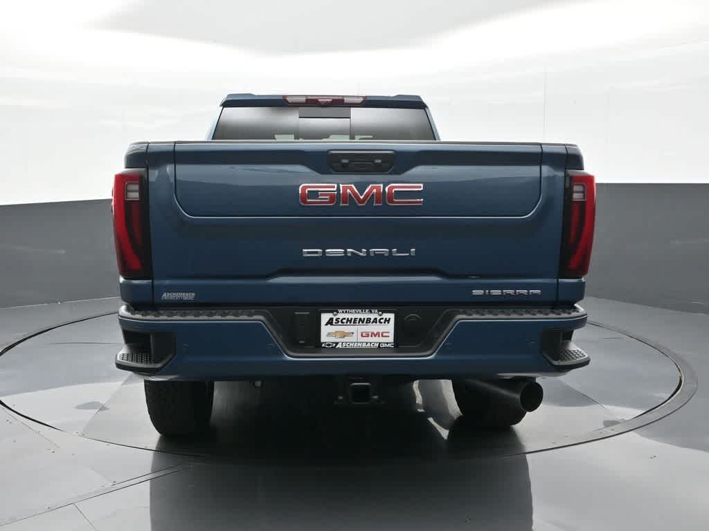 2025 GMC Sierra 2500HD 4WD Crew Cab Standard Bed Denali