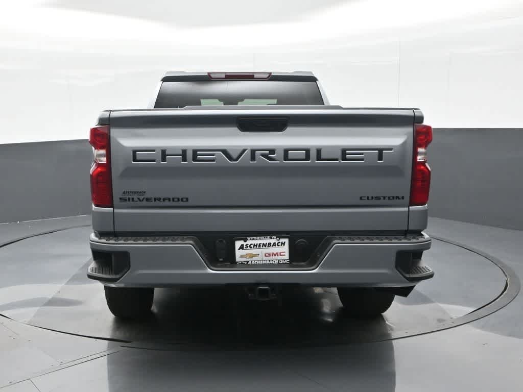 2026 Chevrolet Silverado 1500 4WD Crew Cab Standard Bed Custom