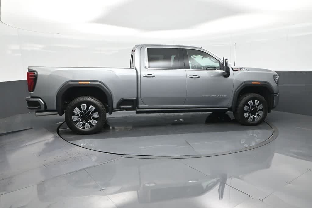 2025 GMC Sierra 2500HD 4WD Crew Cab Standard Bed Denali