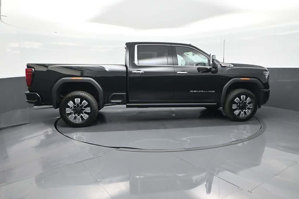 2025 GMC Sierra 2500HD 4WD Crew Cab Standard Bed Denali
