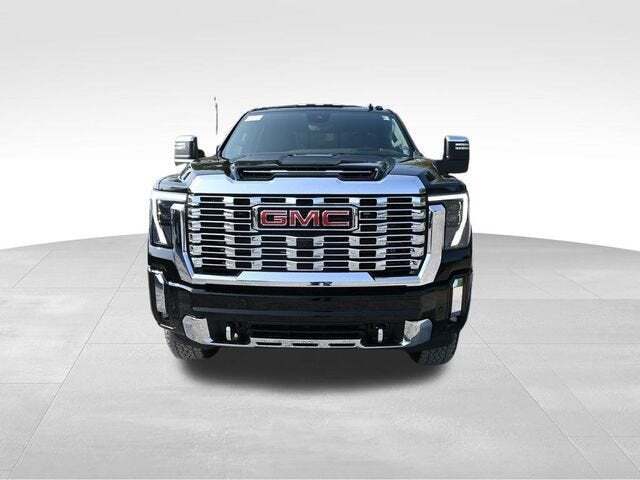 2025 GMC Sierra 2500HD 4WD Crew Cab Standard Bed Denali