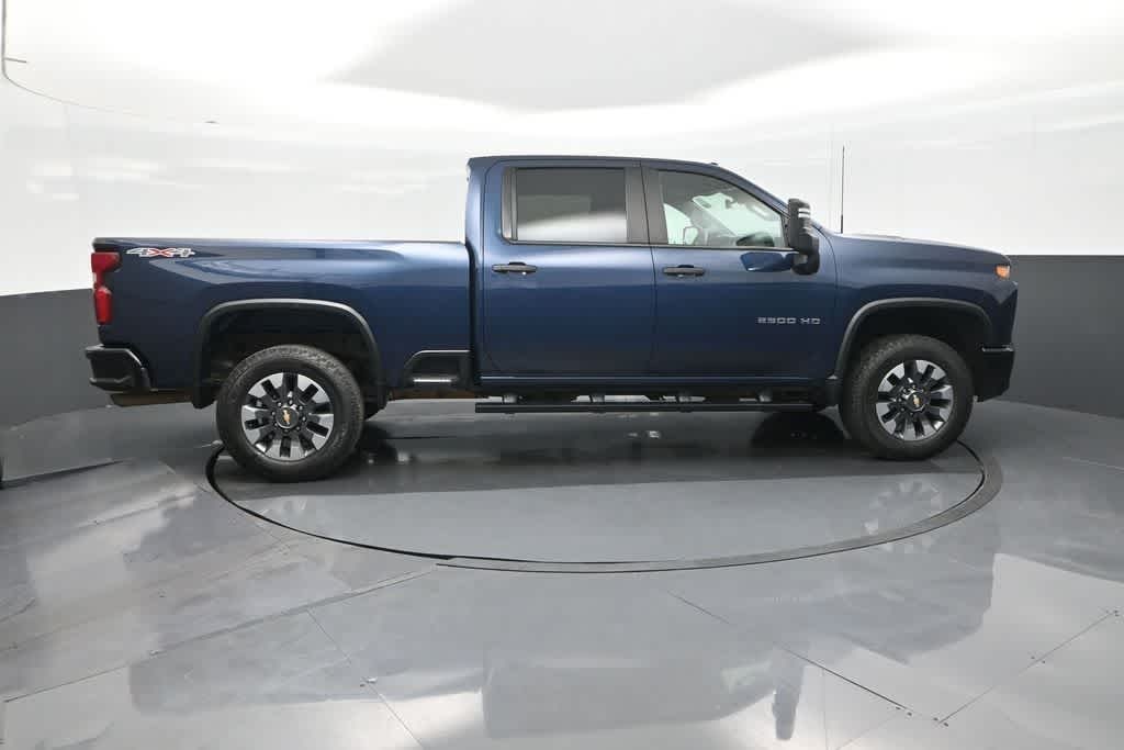 2021 Chevrolet Silverado 2500HD 4WD Crew Cab Standard Bed Custom