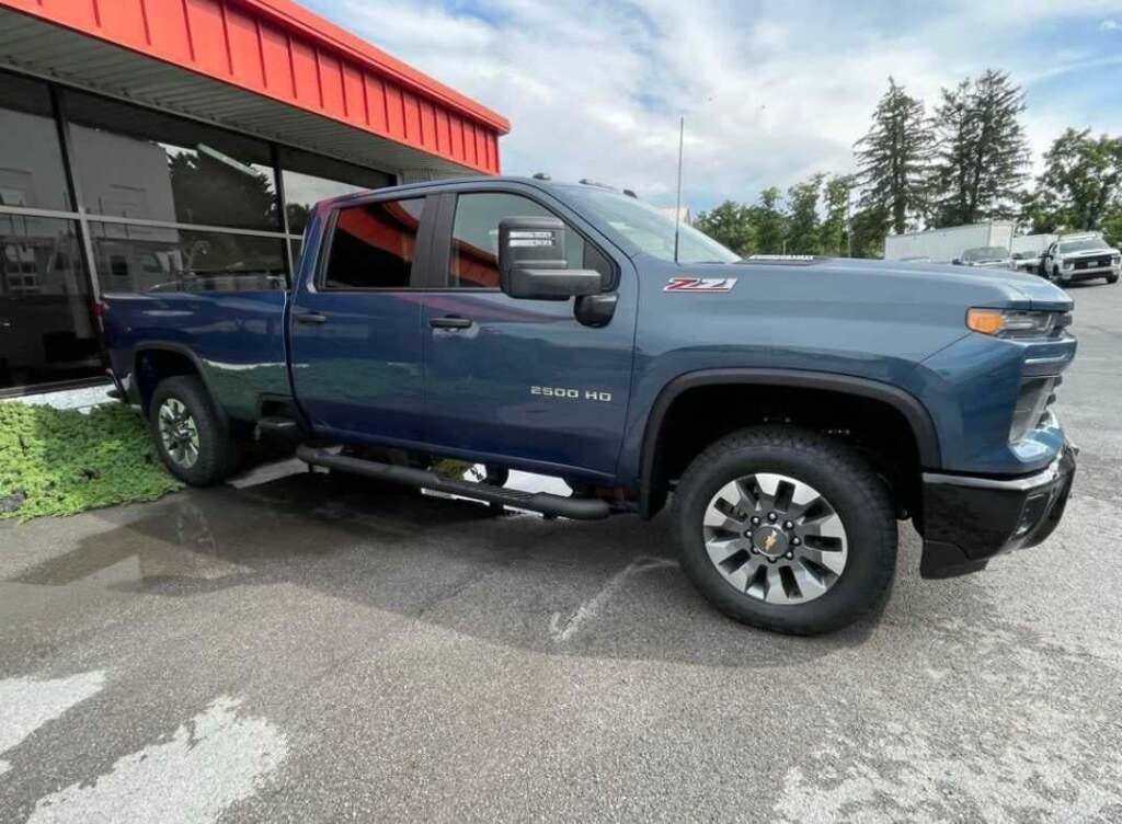 2025 Chevrolet Silverado 2500HD Custom