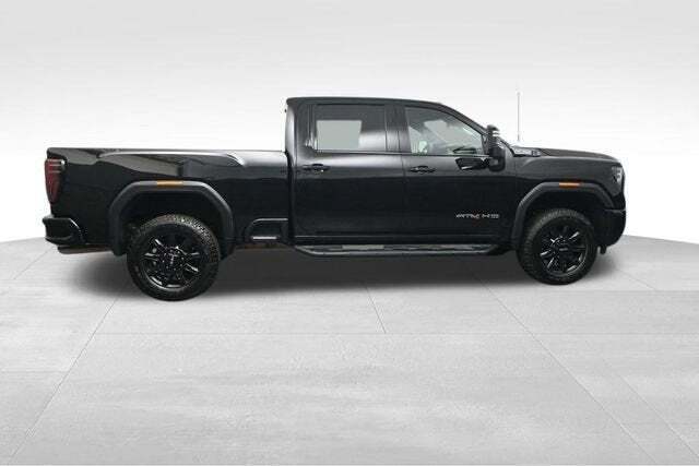 2024 GMC Sierra 2500HD 4WD Crew Cab Standard Bed AT4