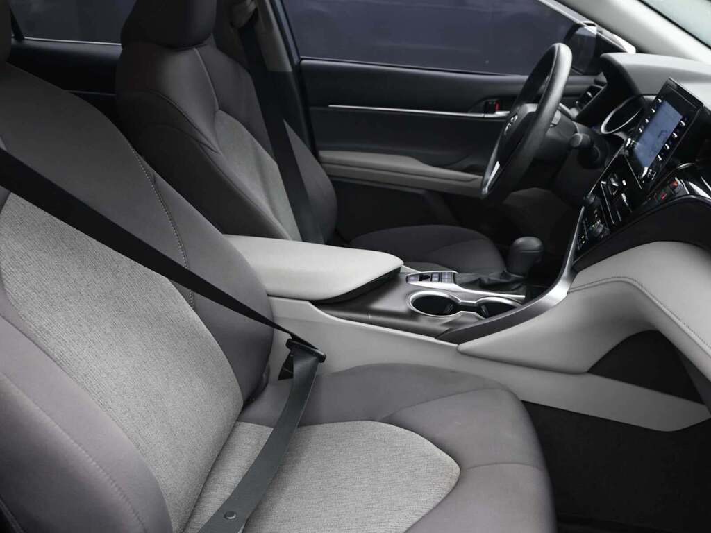 2021 Toyota Camry LE Hybrid