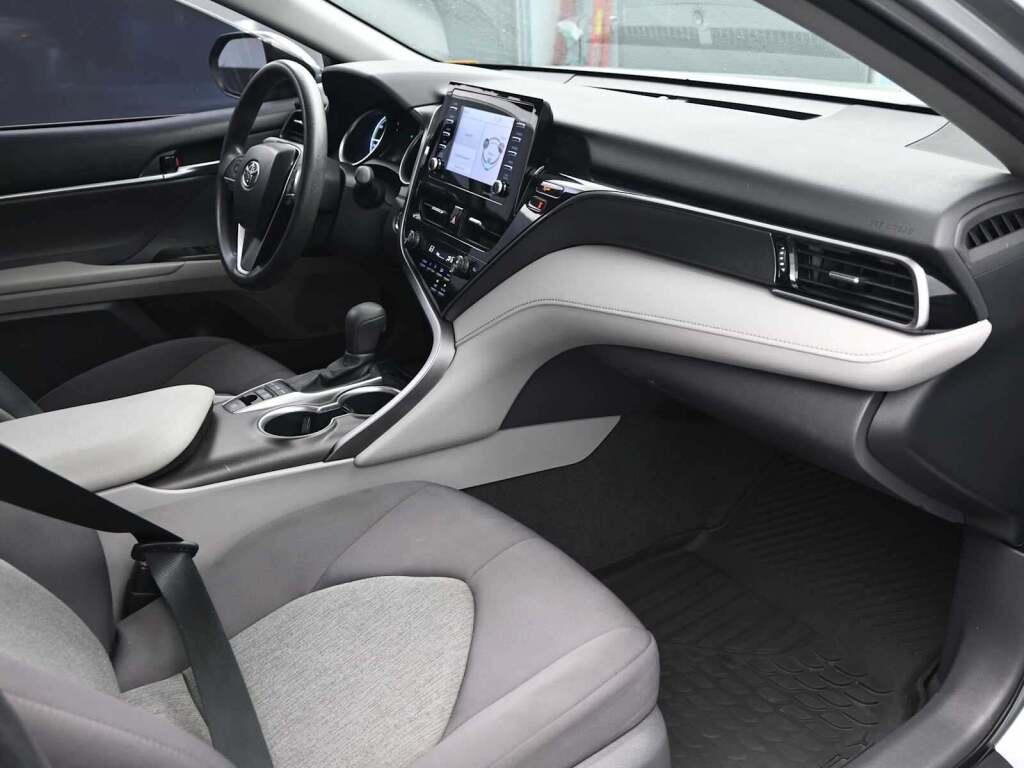 2021 Toyota Camry LE Hybrid