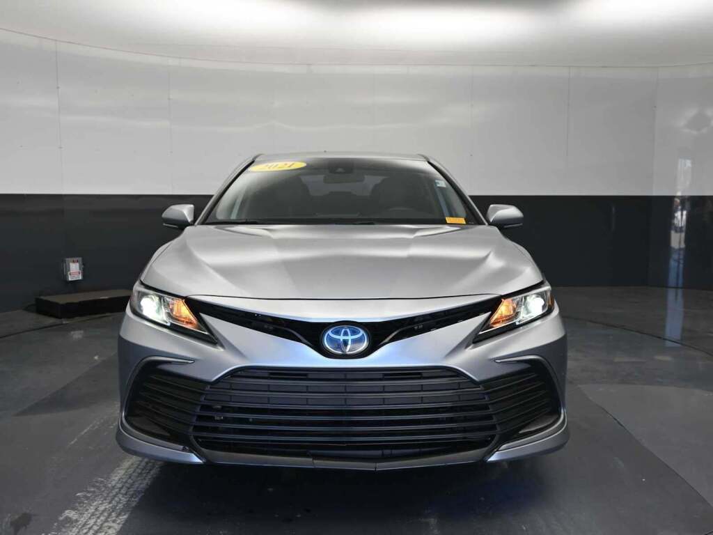2021 Toyota Camry LE Hybrid