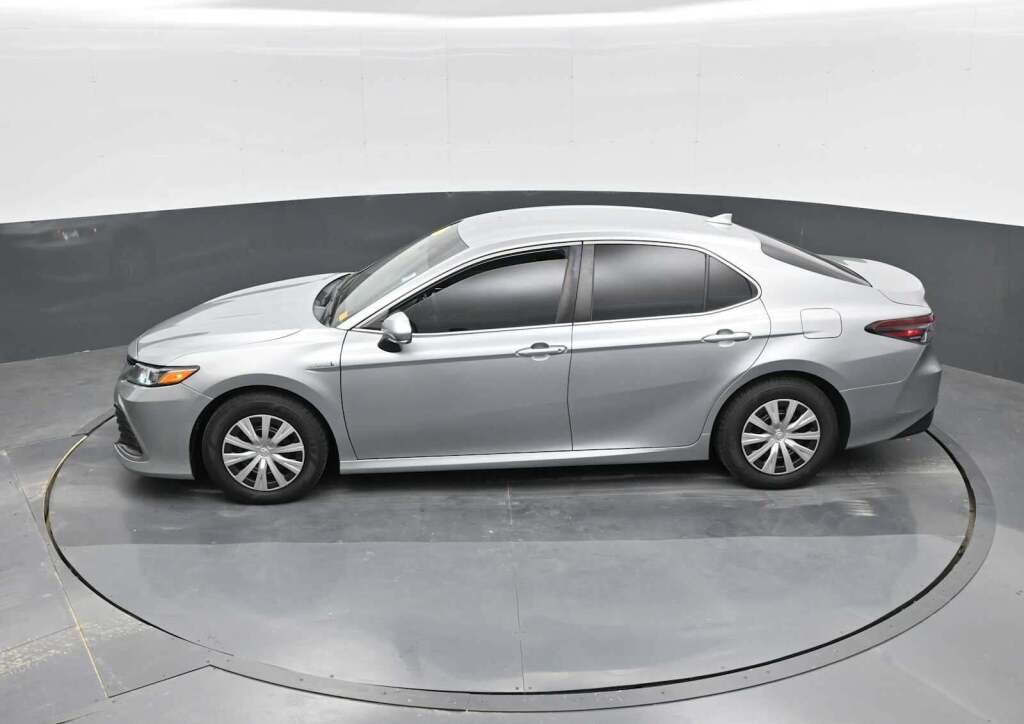 2021 Toyota Camry LE Hybrid