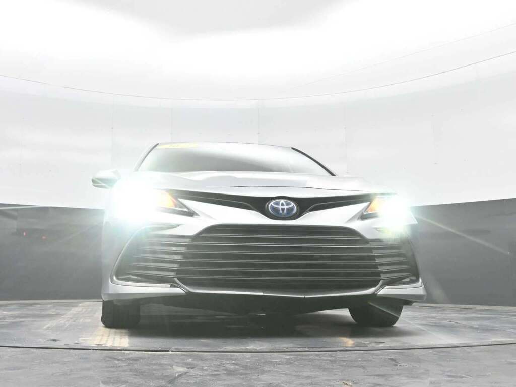 2021 Toyota Camry LE Hybrid