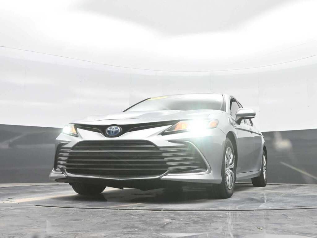 2021 Toyota Camry LE Hybrid