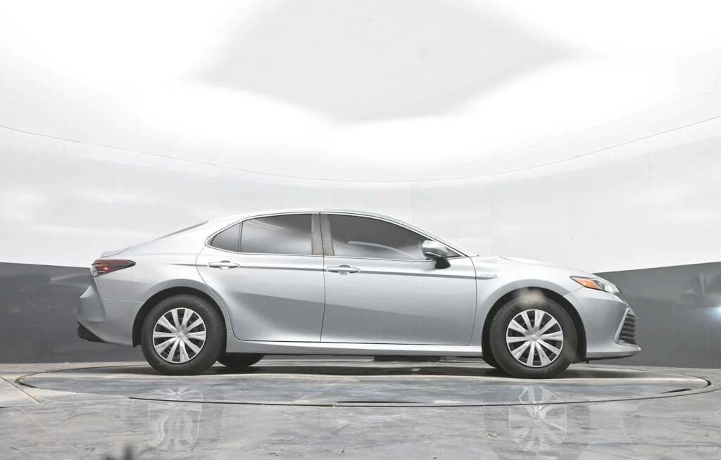 2021 Toyota Camry LE Hybrid