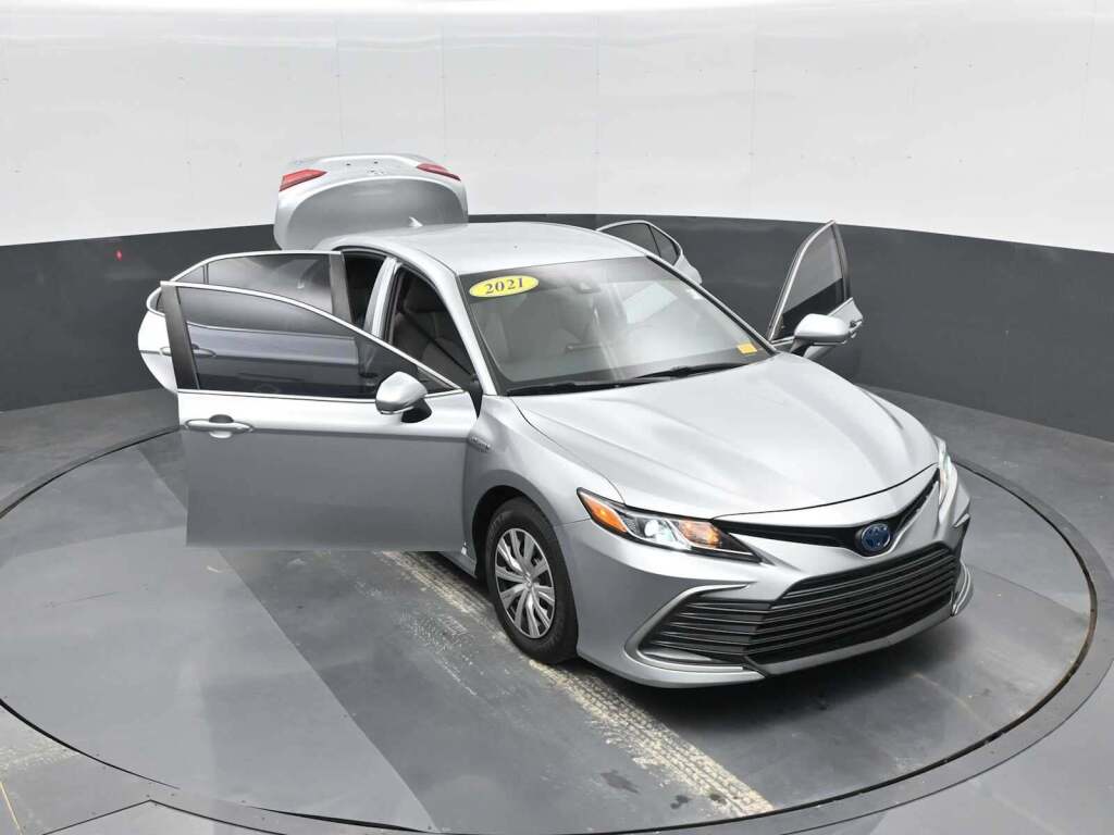 2021 Toyota Camry LE Hybrid