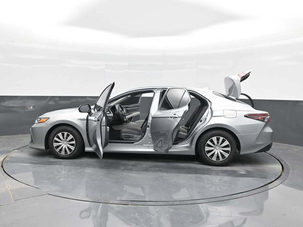 2021 Toyota Camry LE Hybrid