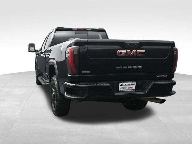 2024 GMC Sierra 2500HD 4WD Crew Cab Standard Bed AT4