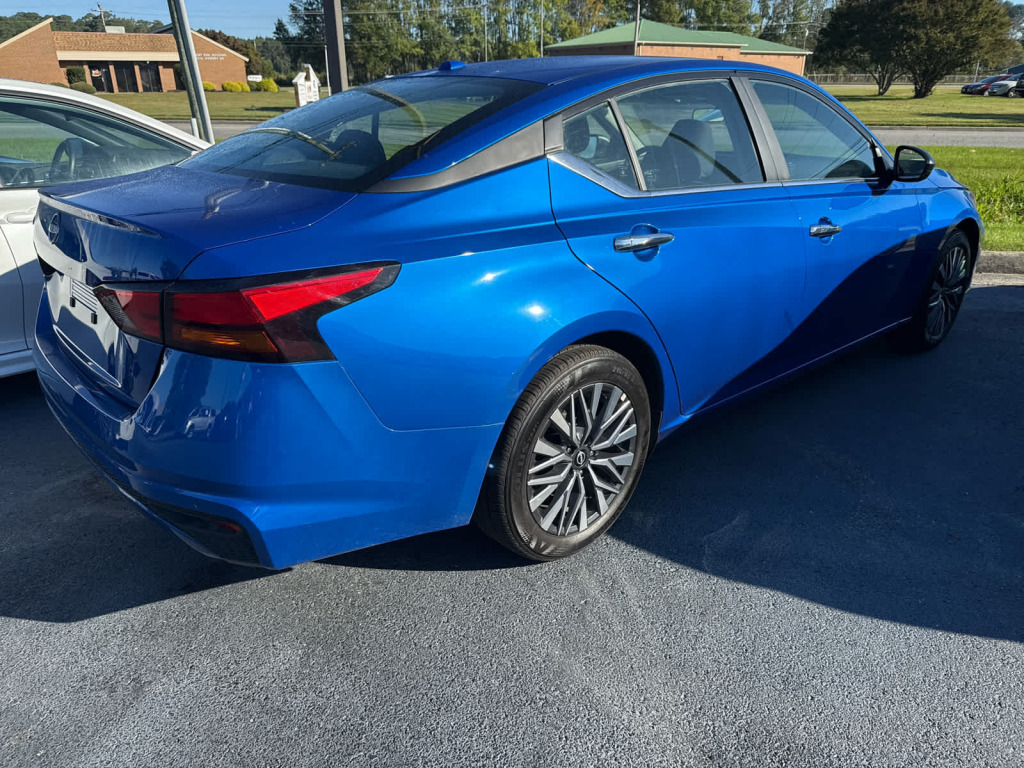 2025 Nissan Altima SV FWD
